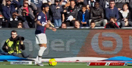 懂球帝2025年11月MVP候选出炉：姆巴佩、哈兰德领衔，莱万在列（懂球帝公布2025年11月MVP候选名单：姆巴佩、哈兰德领跑，莱万入选）