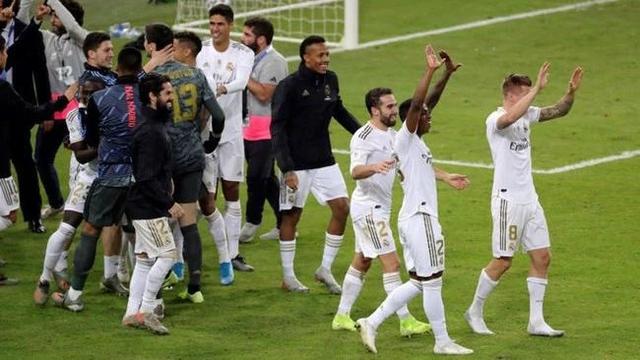 怒了！江苏发球稀烂快攻全无，0-3脆败天津，球迷：不如拼小将（江苏发球失准快攻乏力，0-3不敌天津，球迷建议大胆启用小将）