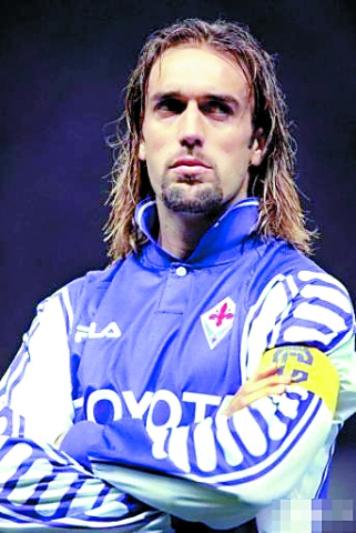 受伤的彭啸进入战上海U20的替补席，此前球员遭遇韧带损伤（曾遭韧带损伤，彭啸进入对阵上海U20之战替补席）