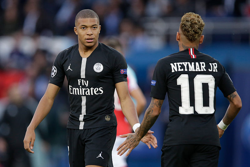 媒体人：山西男篮下午登上了前往杭州飞机，准备12日揭幕战（媒体人：山西男篮今日下午飞赴杭州，备战12日揭幕战）