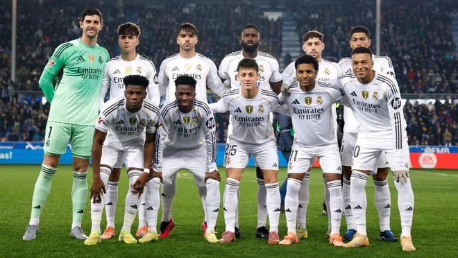 维尼修斯晒观看解放者杯决赛照片，随后庆祝母队弗拉门戈夺冠（维尼修斯晒解放者杯决赛观赛照，随即庆祝母队弗拉门戈夺冠）