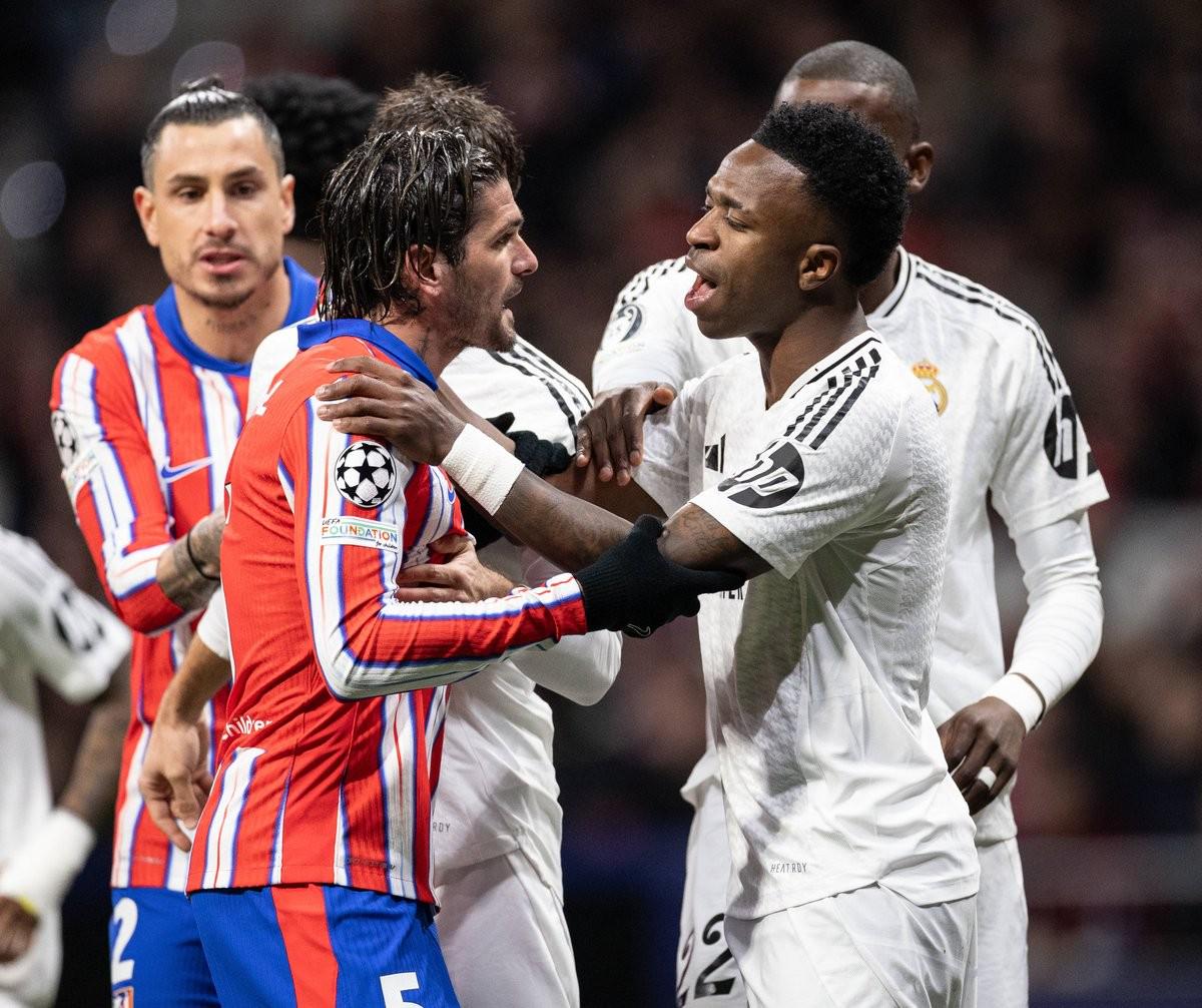 FIFA 官方回应本轮争议判罚，引起热议（FIFA就本轮争议判罚发声，引发热议）