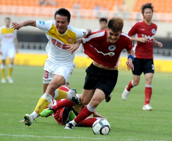 米兰跟迈尼昂续约已达成口头协议，续约2年加一年选择权（米兰与迈尼昂口头达成续约：2年合同，另含1年选项）